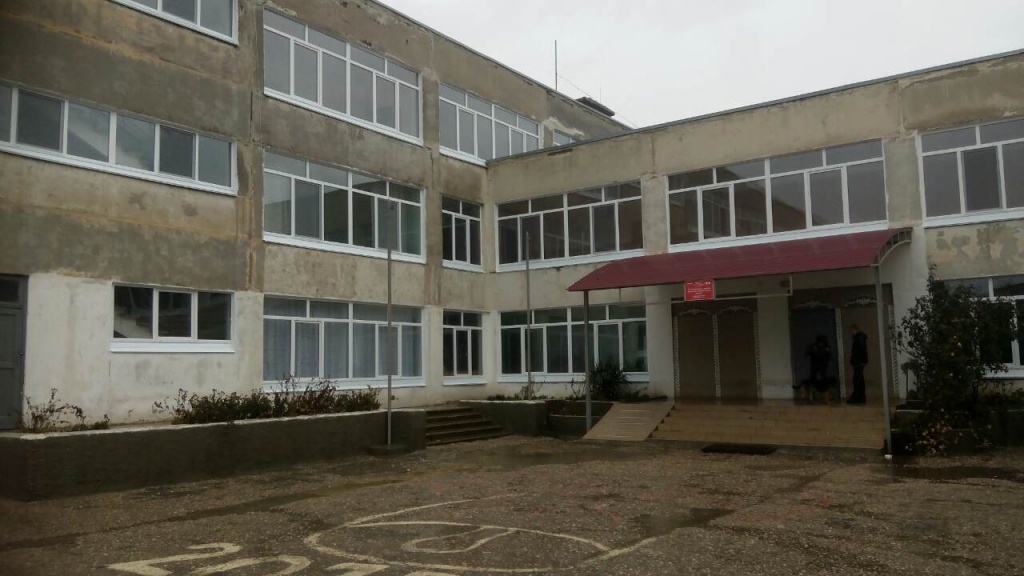 Остекление школ в Крыму.jpg